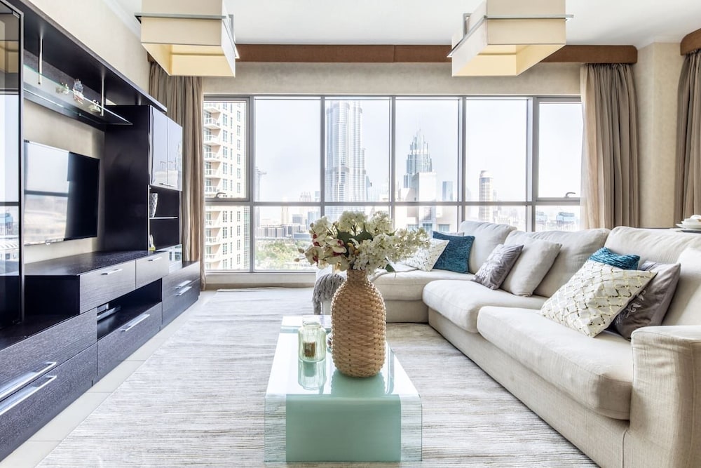 Lavish 2BR With Picturesque Burj Khalifa Views!