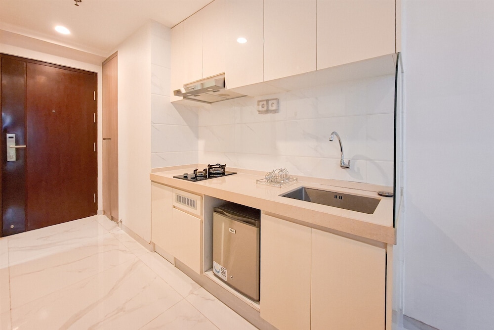 Good Deal Studio At Sky House Bsd Apartment