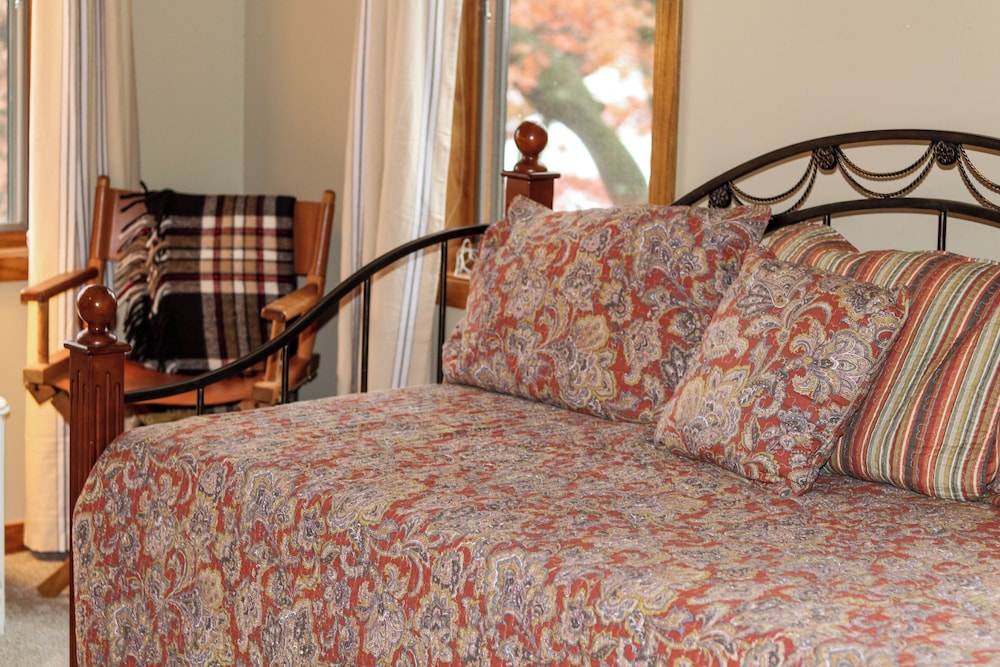 LakePlace Bed & Breakfast