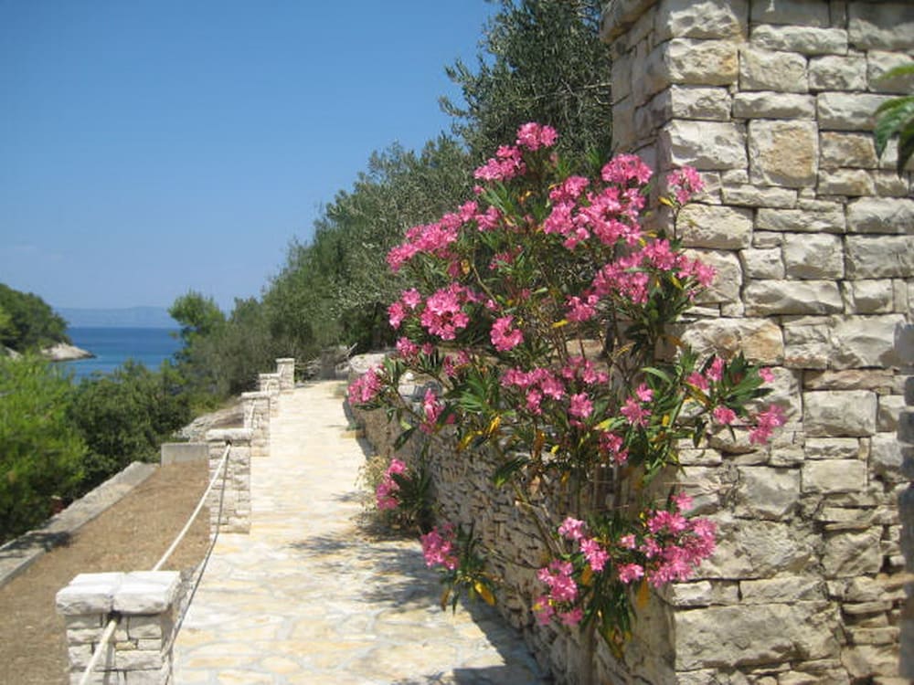 Stone House Mia - Prihonja view 2