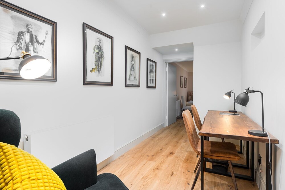 18 Wetherby Place