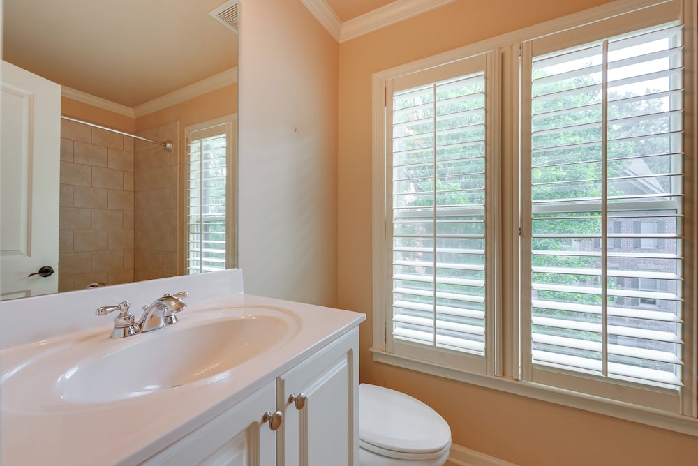 Pets Welcome! Spacious ATL Area Retreat w/ Deck