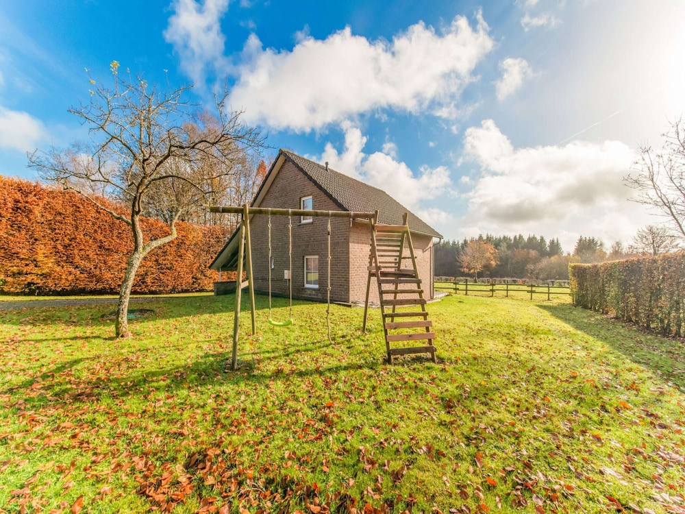 Picture-perfect Holiday Home in Sourbrodt With Garden, BBQ