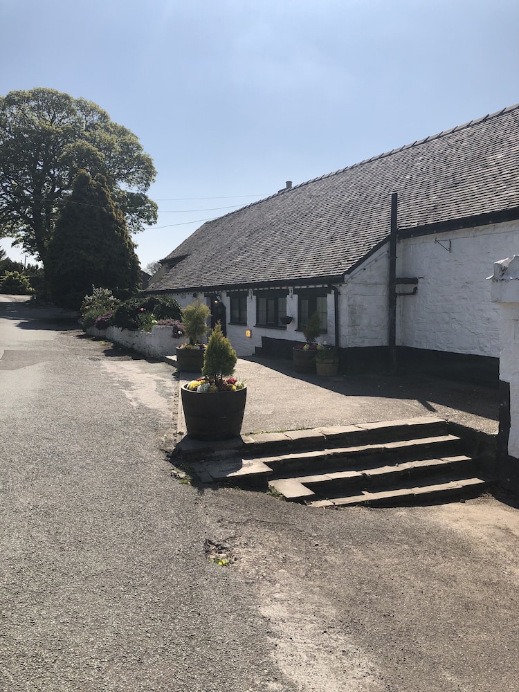 The Dog and Partridge Country Inn