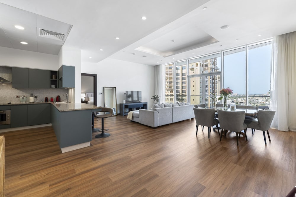 Emerald at Tiara Beach Residences With Atlantis Views