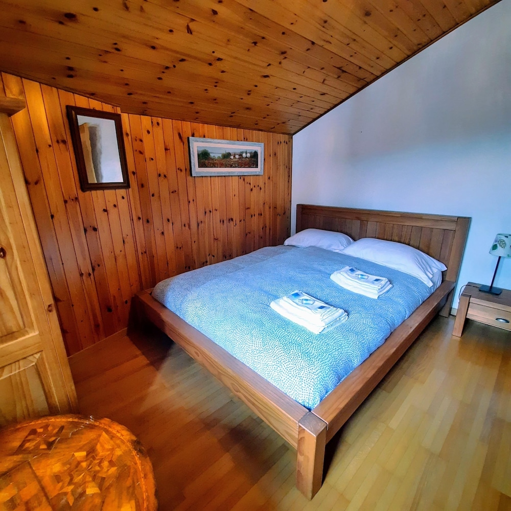Chalet Nucleo 12 view 2