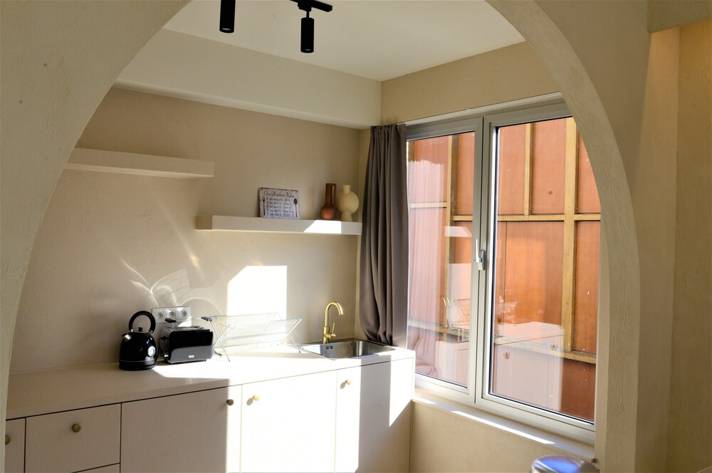 SLEEP INN ANTWERP - Japandi Lofts
