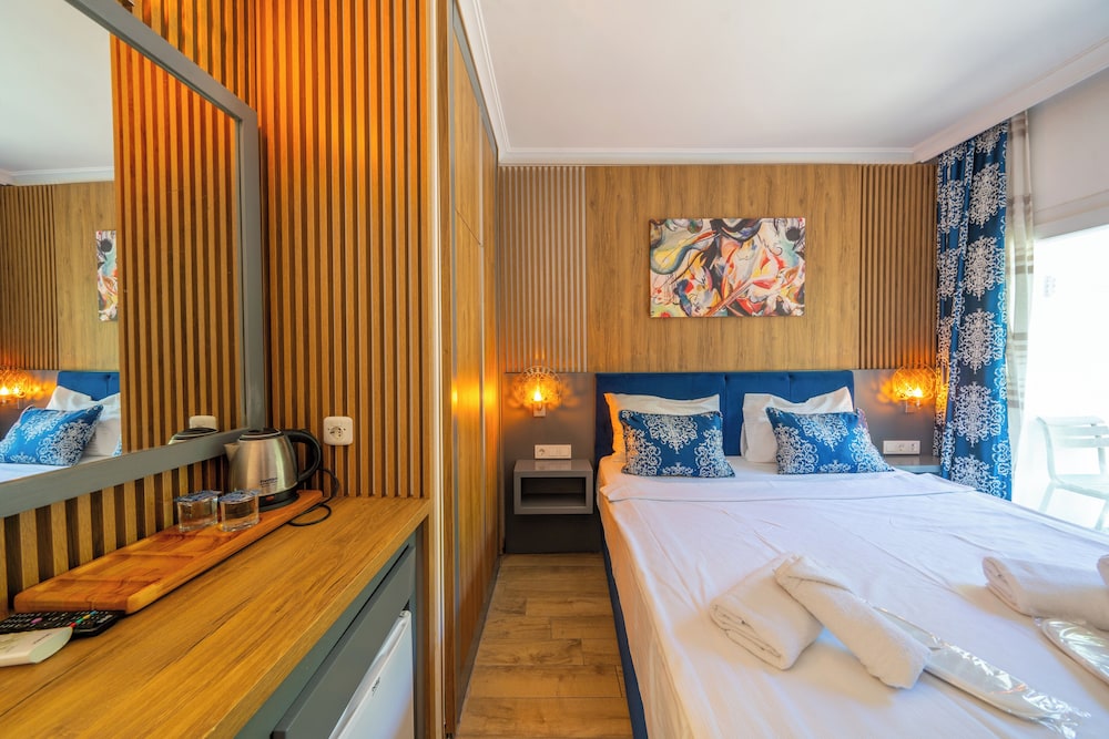 Halikarya Hotel & Restaurant Beach