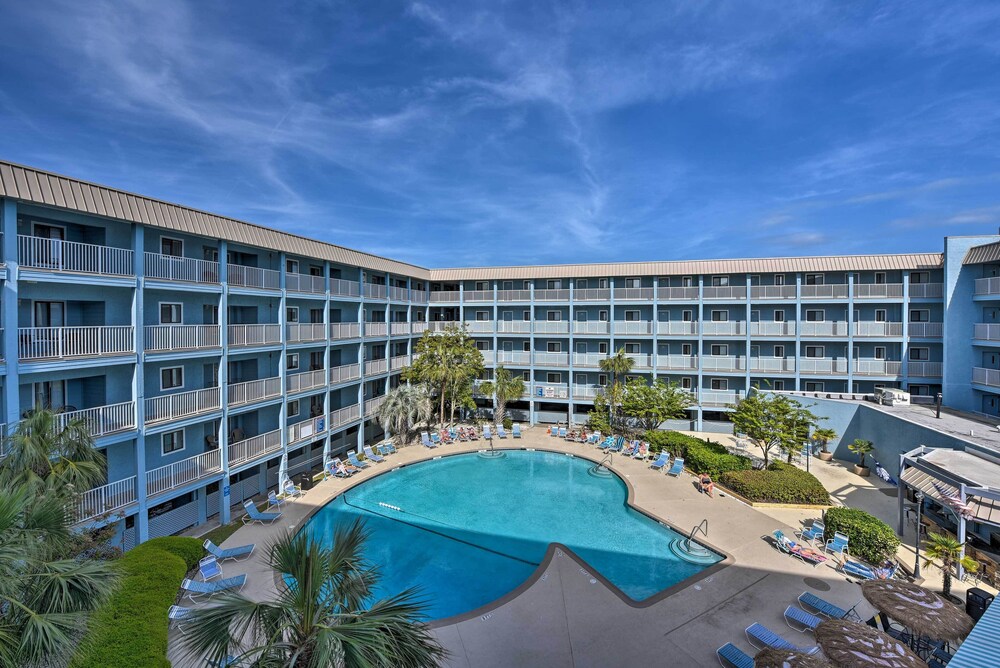 Hotel Bright Beach Condo on 50-acre Hilton Head Resort! - Image 1