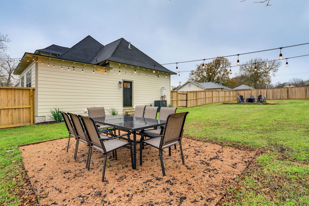 1/2 Mi to Downtown Shops: Brenham Home w/ Fire Pit