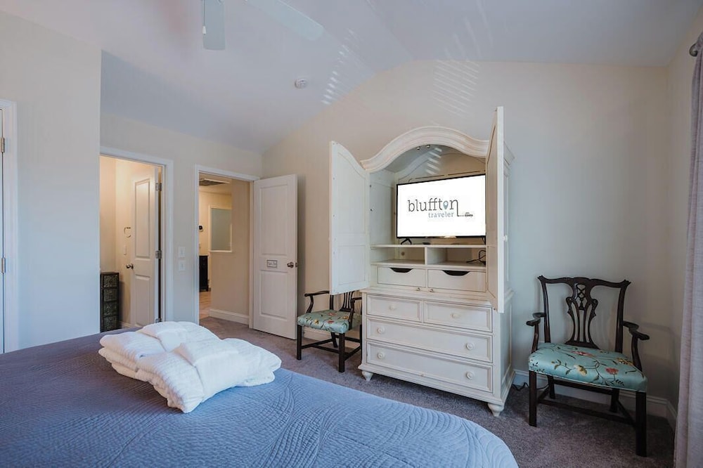 Mary Margaret Cottage - Spacious 4 Bed Coastal Home, Historic Old Town Bluffton