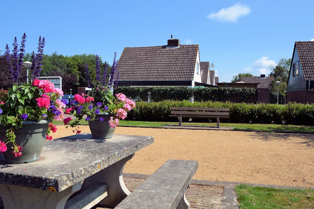 Lovely Holiday Home in Noordwijkerhout near Lake view 3