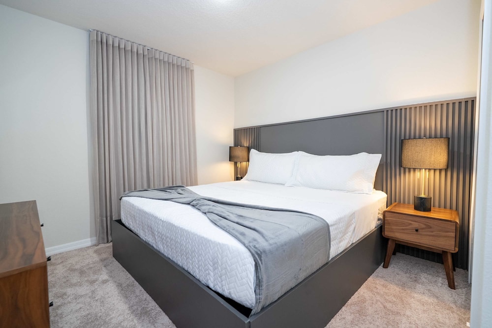 Upstay Family Fun 5BR Retreat w Pool Games Room