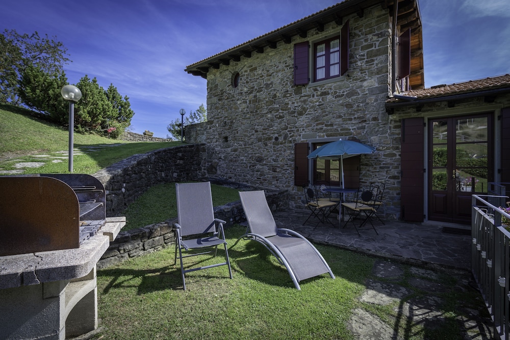 Vecchia Fornace La Piastra Agriturismo with pool, Abetone view 3