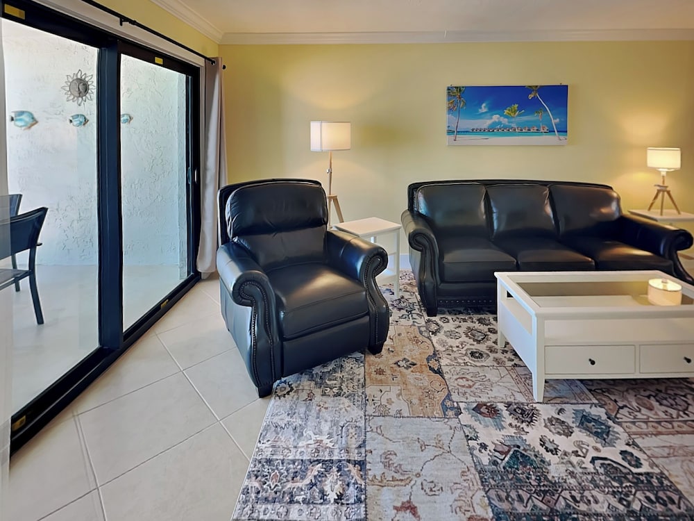 Seaside 2 by Distinctive Beach Rentals