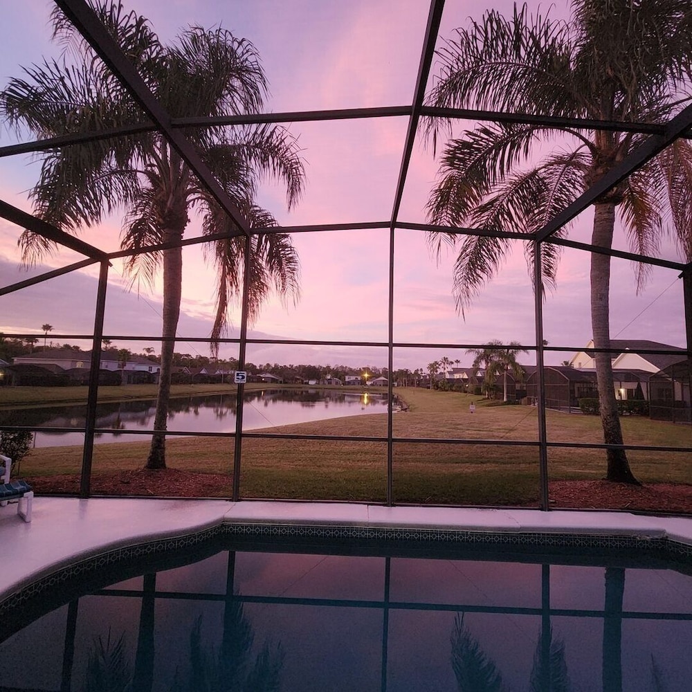 LKB4705AW 4 Bedroom villa in Lake Berkley 4 Home