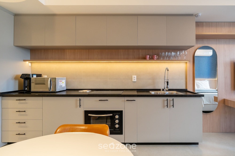 Modern and Fully Equipped Apartments Just Minutes From Lagoa da Conceicao and the Beach - VTD