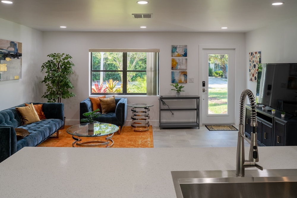 Spacious 3BR Home 2 Baths Amazing Pool Area