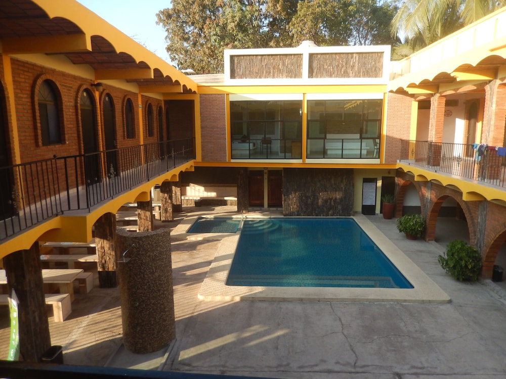 Bungalows y Hotel Lizmar