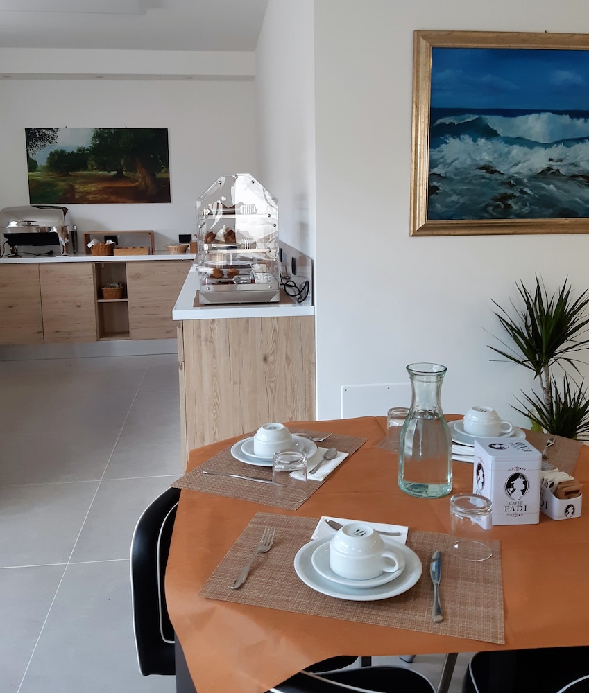 Morello Beach Hotel