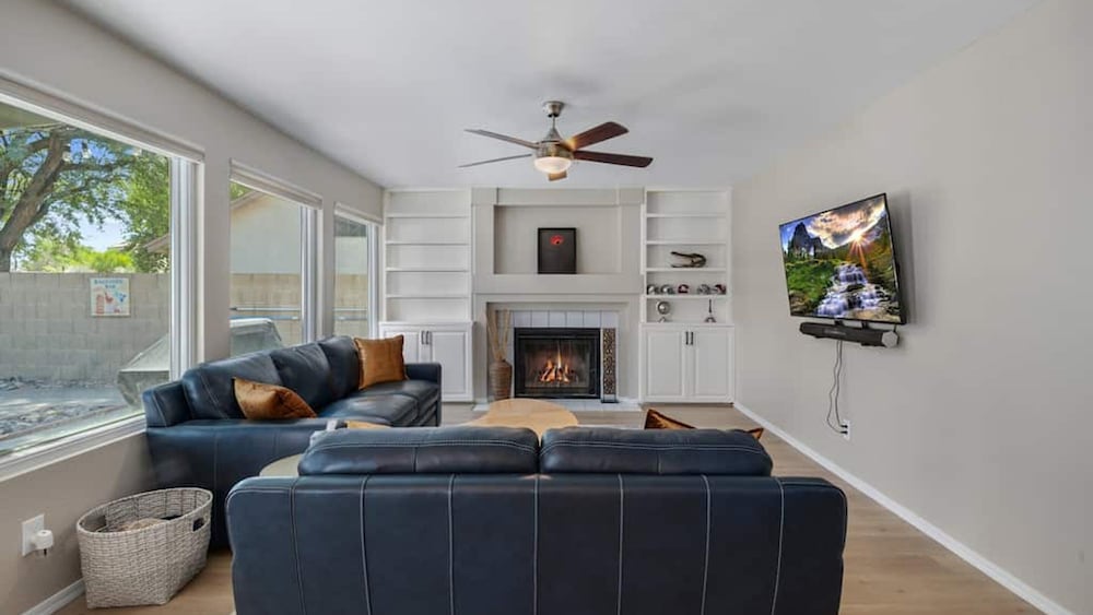 North Phoenix 4 Bdrm Vacation Home W/pool & Games!