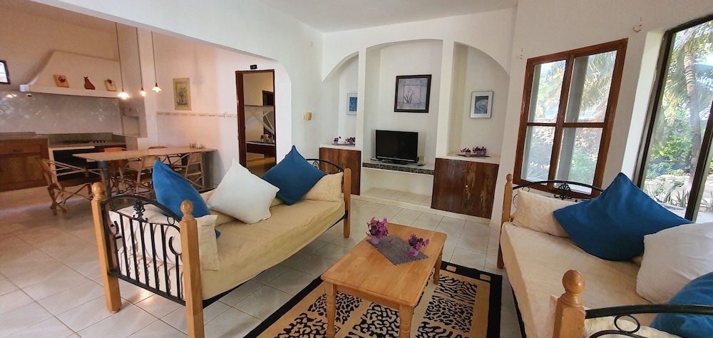 Mbv Hotel Annex Family Rooms view 4