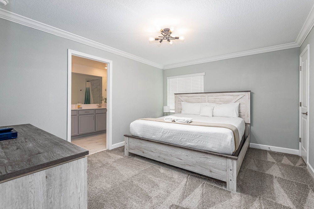 Tvpm-4263pd/sl 5 Bedroom Townhouse by RedAwning view 3