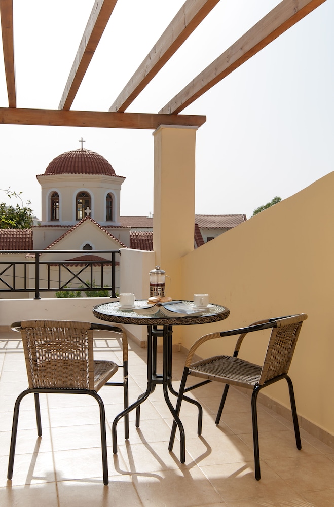 Castello Apartments