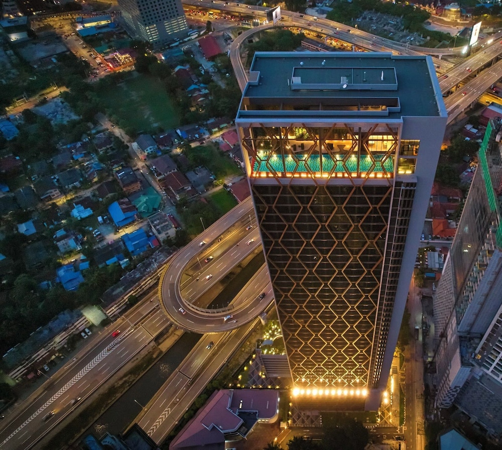 Scarletz Suites KLCC by Emily in Town