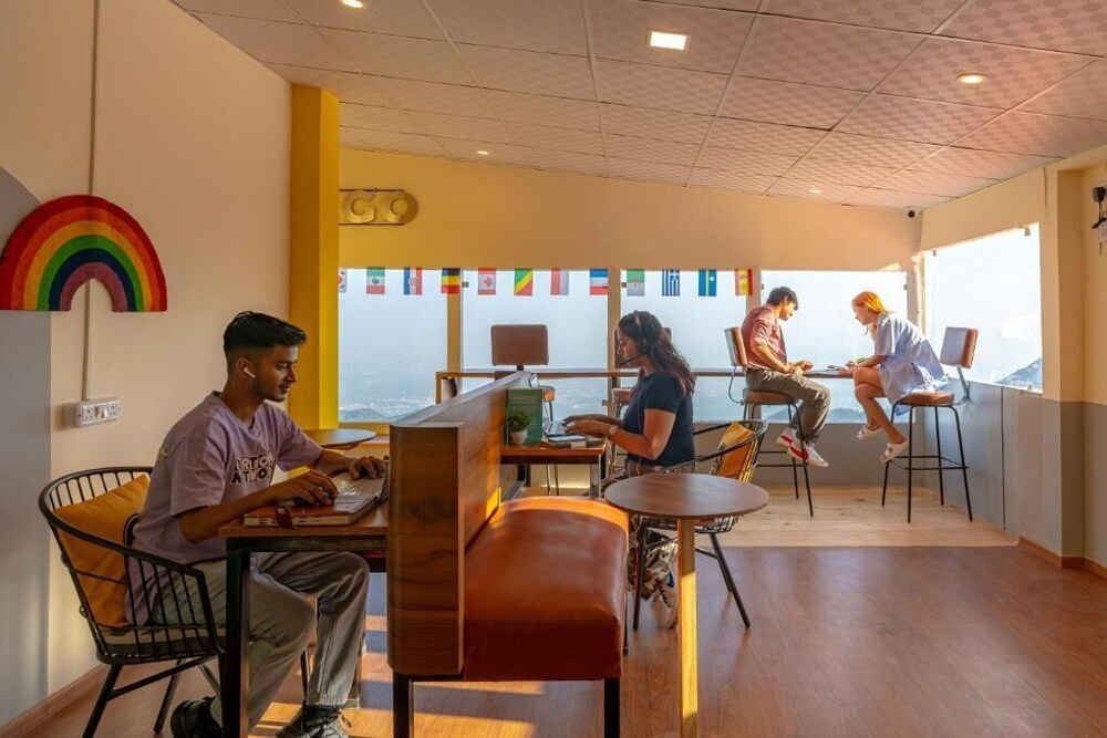 The Hosteller Mussoorie, Mall Road