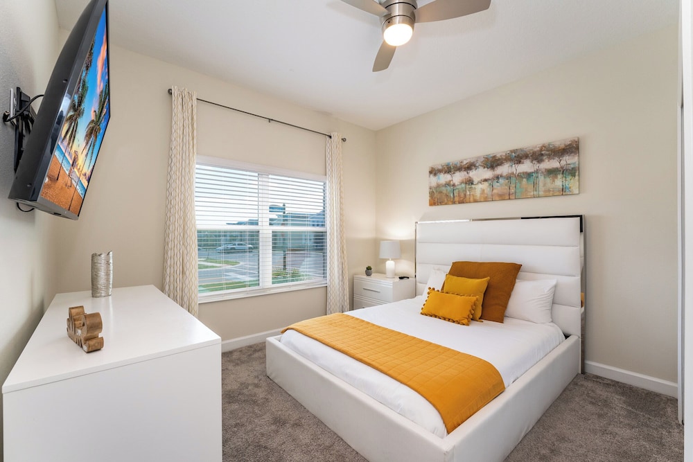 Enchanted 5BR Townhome Disney Fun Awaits