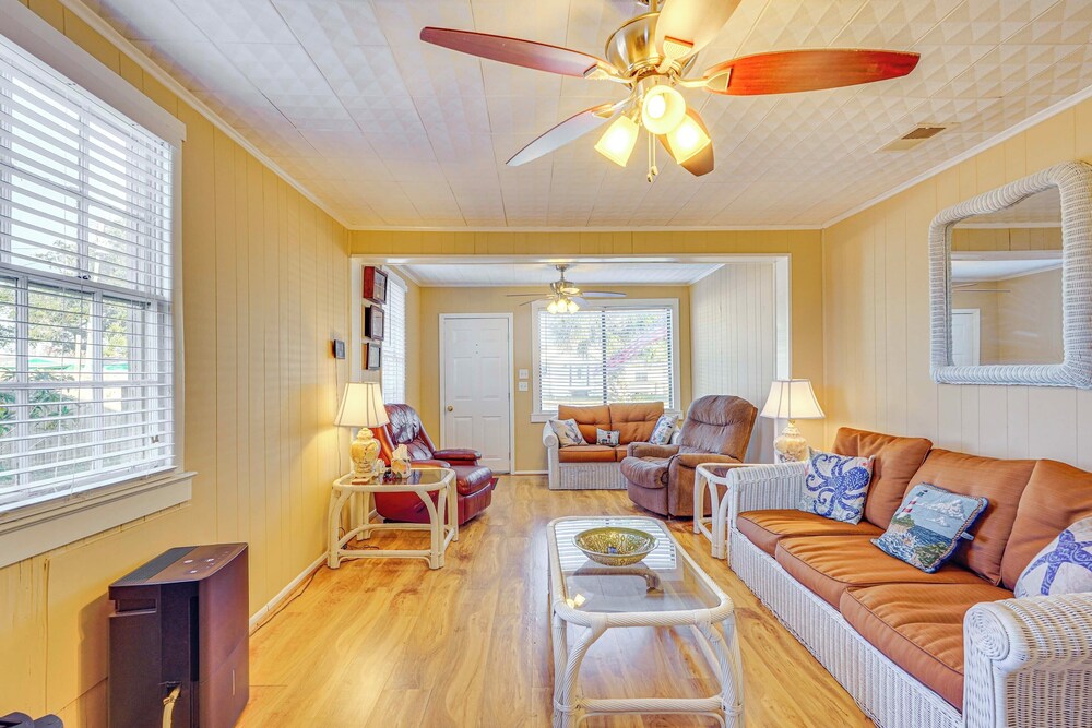 Cozy Home Near Bay Access in Panama City!