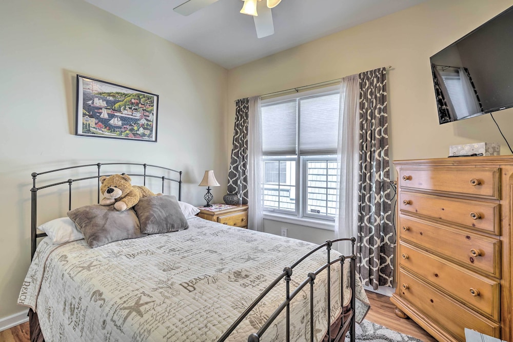 Breezy Wildwood Condo ~ 2 Blocks to Beach!