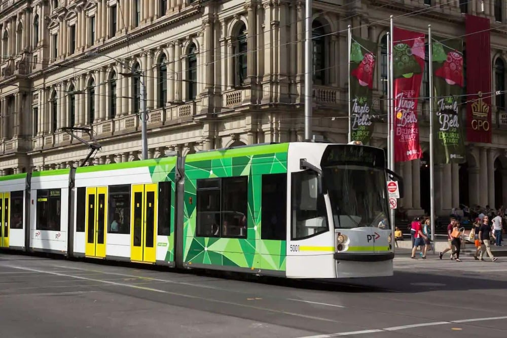A Spacious 2BR Apt Near Melbourne Central