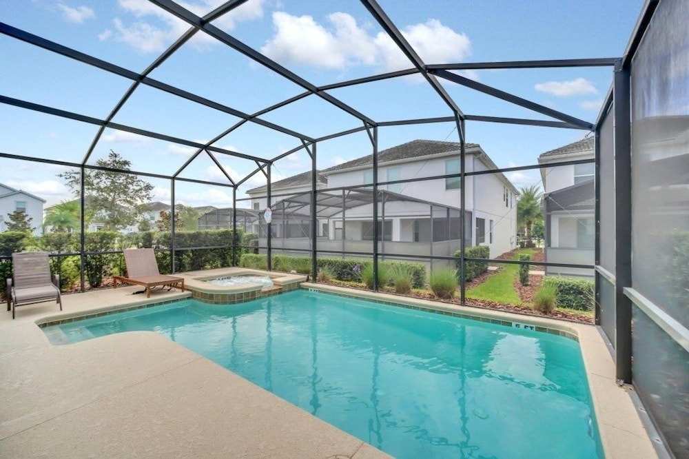 4710kings 6 Bedroom Villa by RedAwning