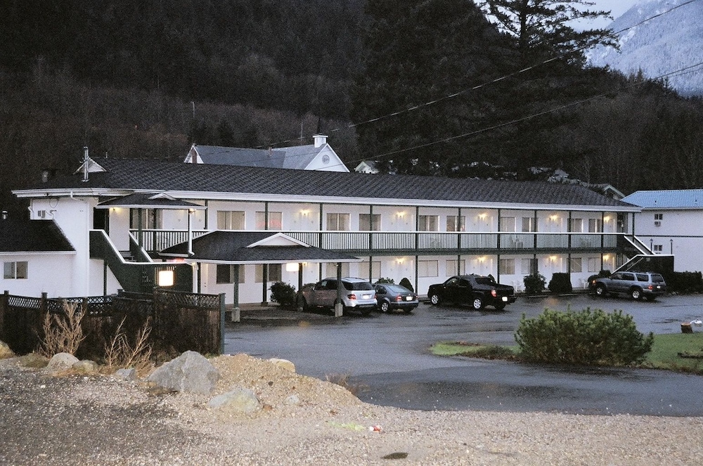 Royal Lodge Motel - Image 5