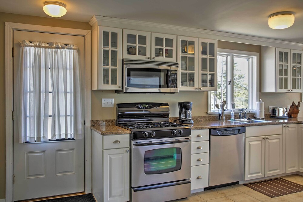 Freeport Vacations - Peaceful Waterfront Apt w/ Deck, 22 Mi to Portland - Property Image 24