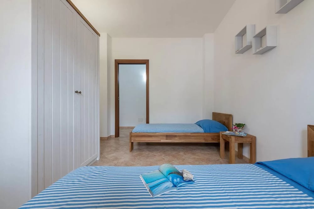 Amazing Detached Villa for 8 Guests Near Stintino