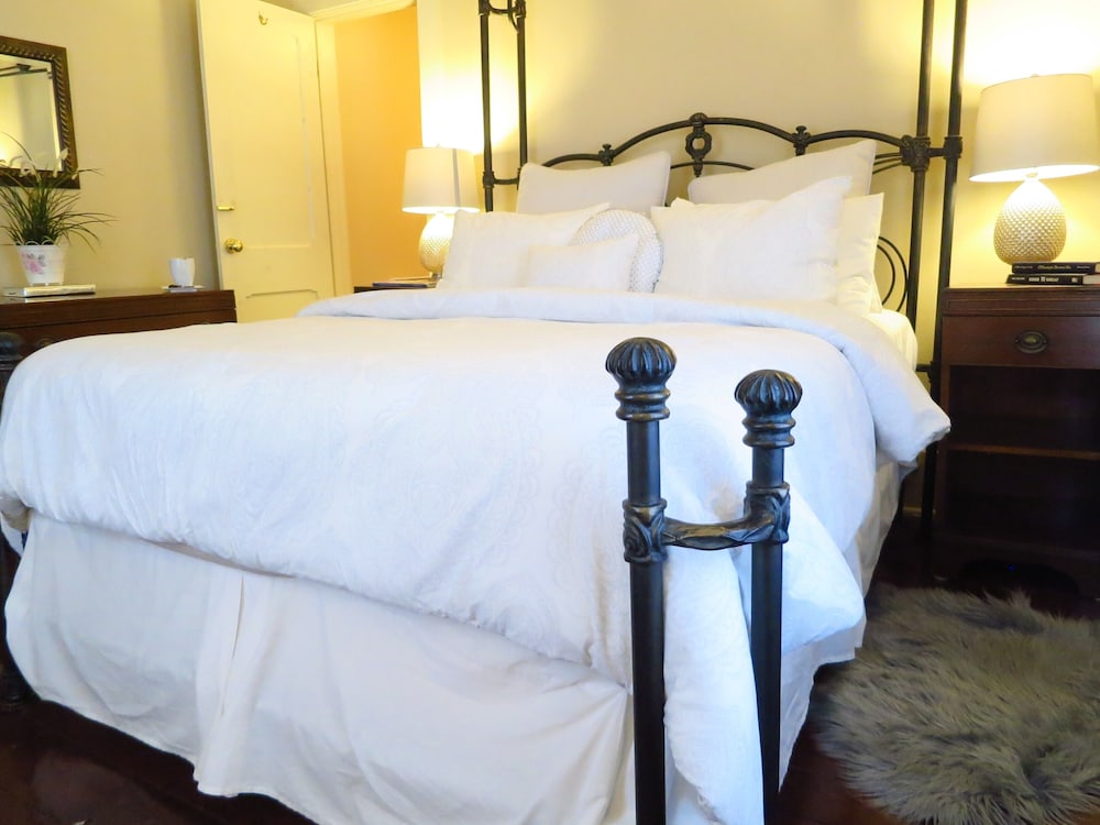 B&B Hillhouse