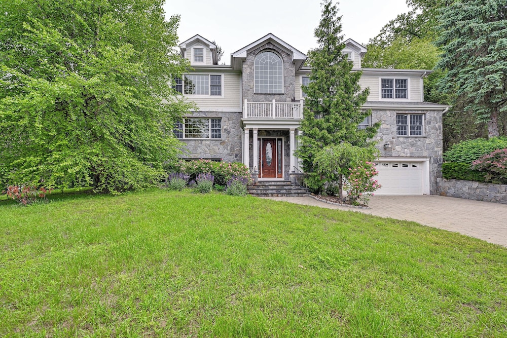 Private Pool & Patio: Luxe Westchester Home!