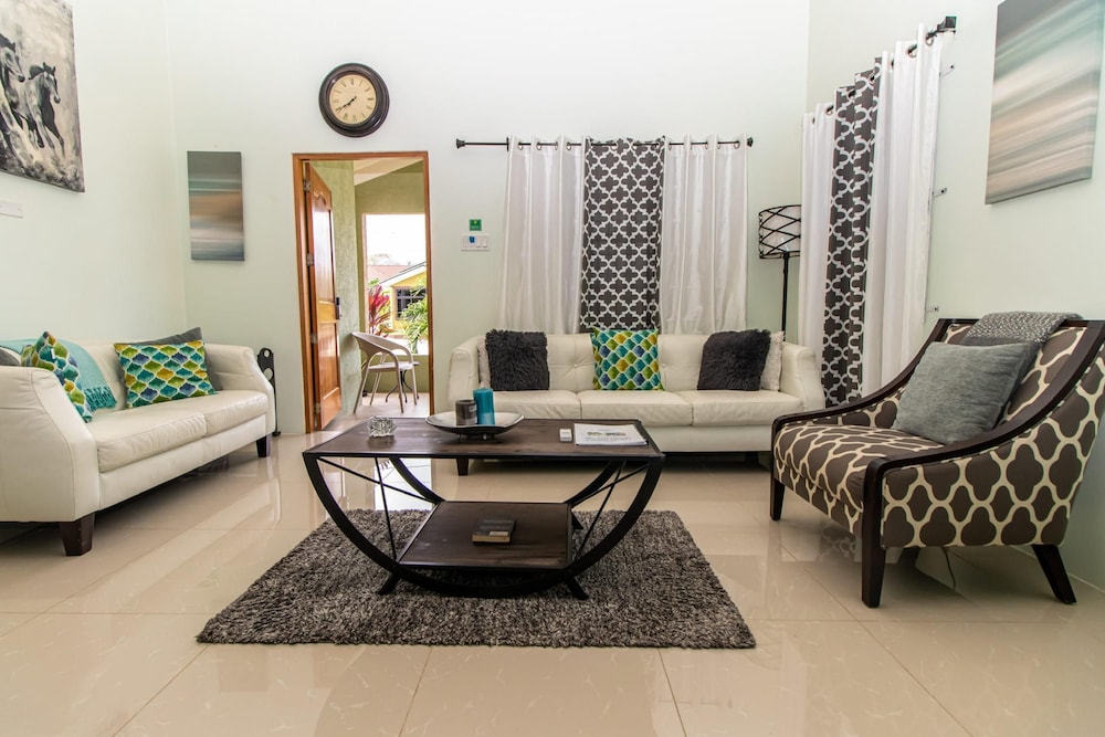 Serenity Retreat Villa Drax Hall