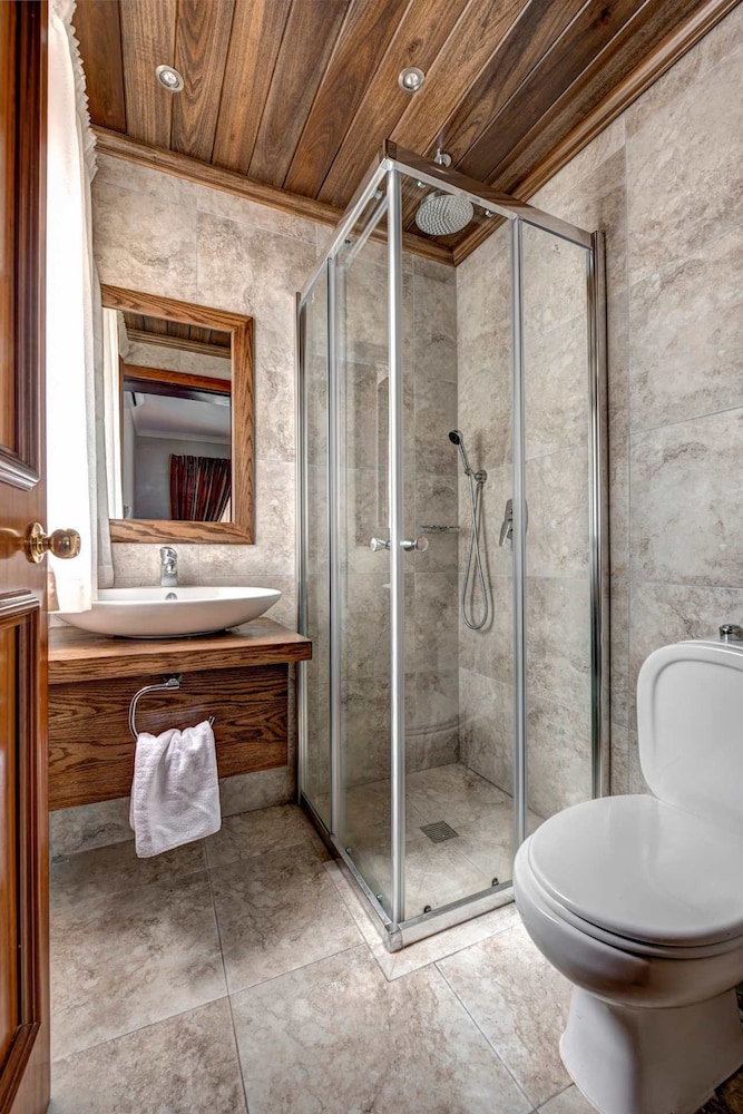 Villa Narcis - 2 Bedroom Villa With Private Pool