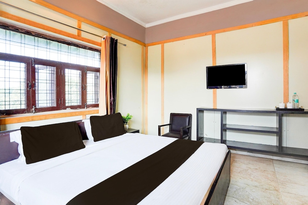 Mordern Room Ballaupur Chowk Dehradun