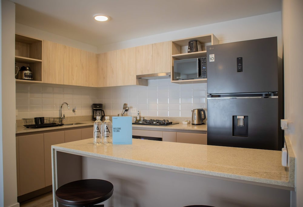 w Fantastic 2BR w Modern Deco in San Isidro