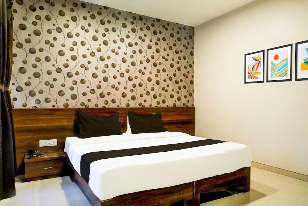 Elite Stays at Viman Nagar Kharadi