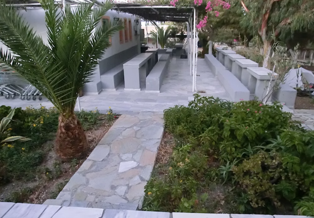 Santorini Camping & Hostel
