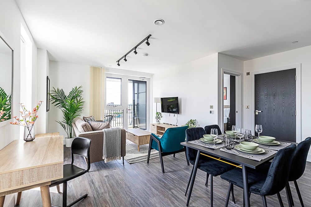 Luxurious West London Apartment