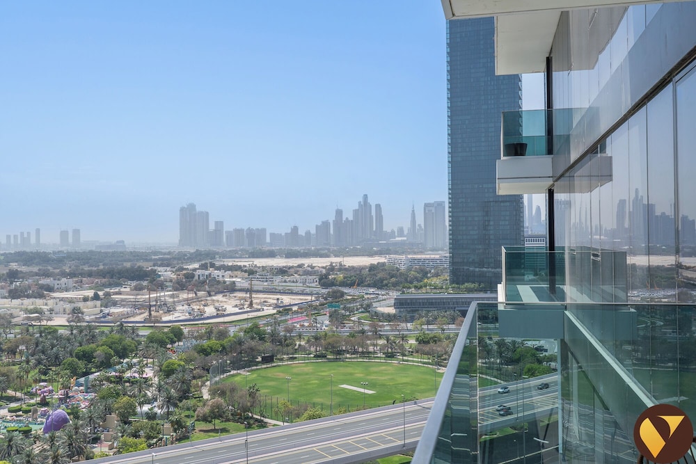 Vogue Near Metro Park & Dubai Frame