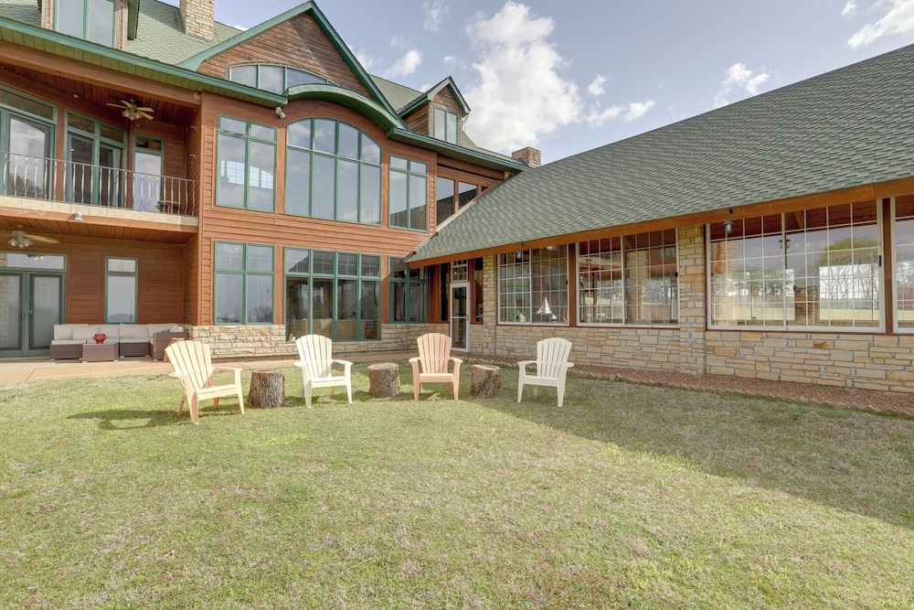 366 Shared Acres, Lake Access: Ozark Getaway!