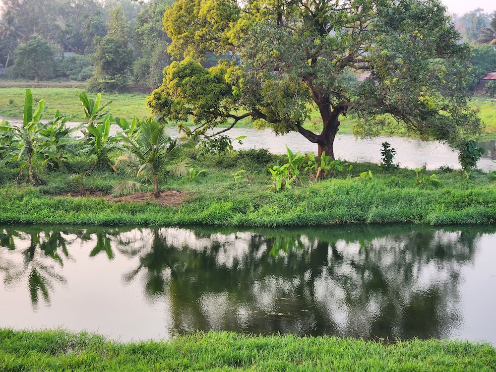 Riverscape Tranquil Serviced Apartments